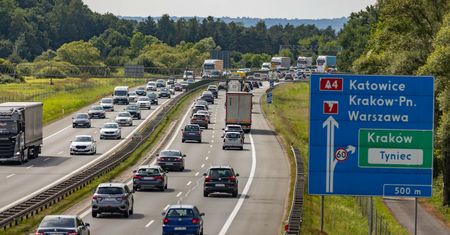 Autostrada A4 stoi. Korek na 6 kilometrów po kolizji trzech aut