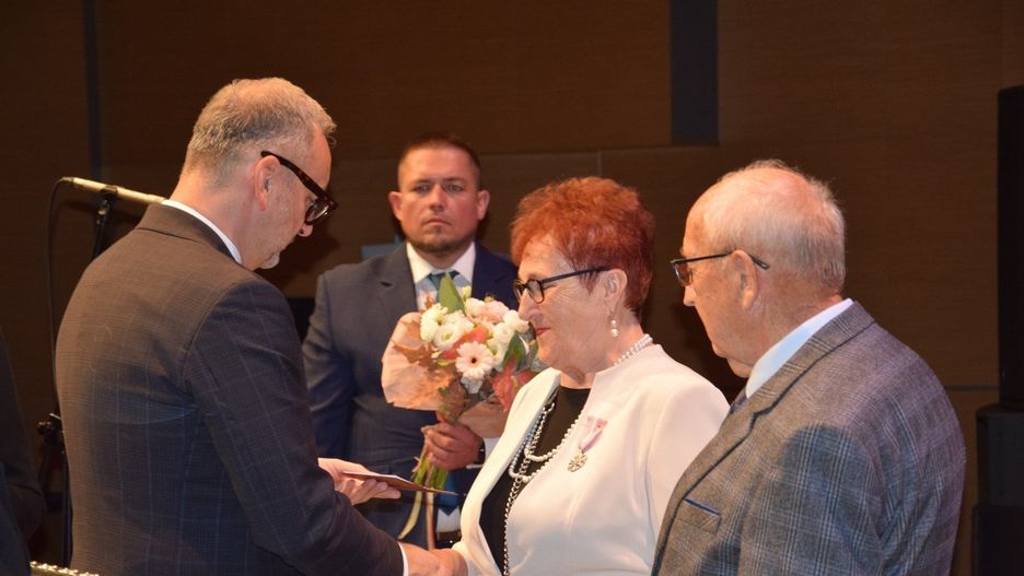 Cudne pary ze Zduńskiej Woli zostały uhonorowane przez Prezydenta RP