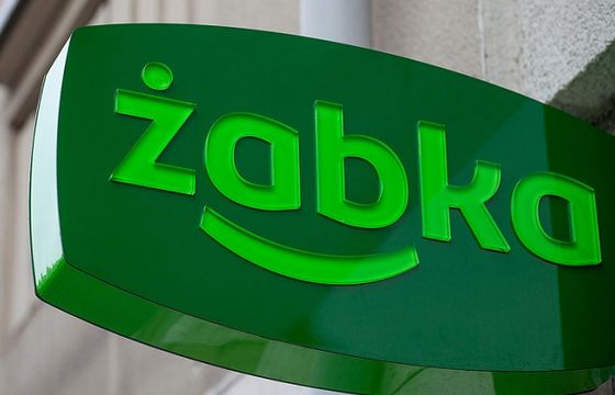 Żabka Nano testuje automat z alkoholem