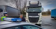 Kierowca tira wyłamał rogatki. Policja nie miała litości