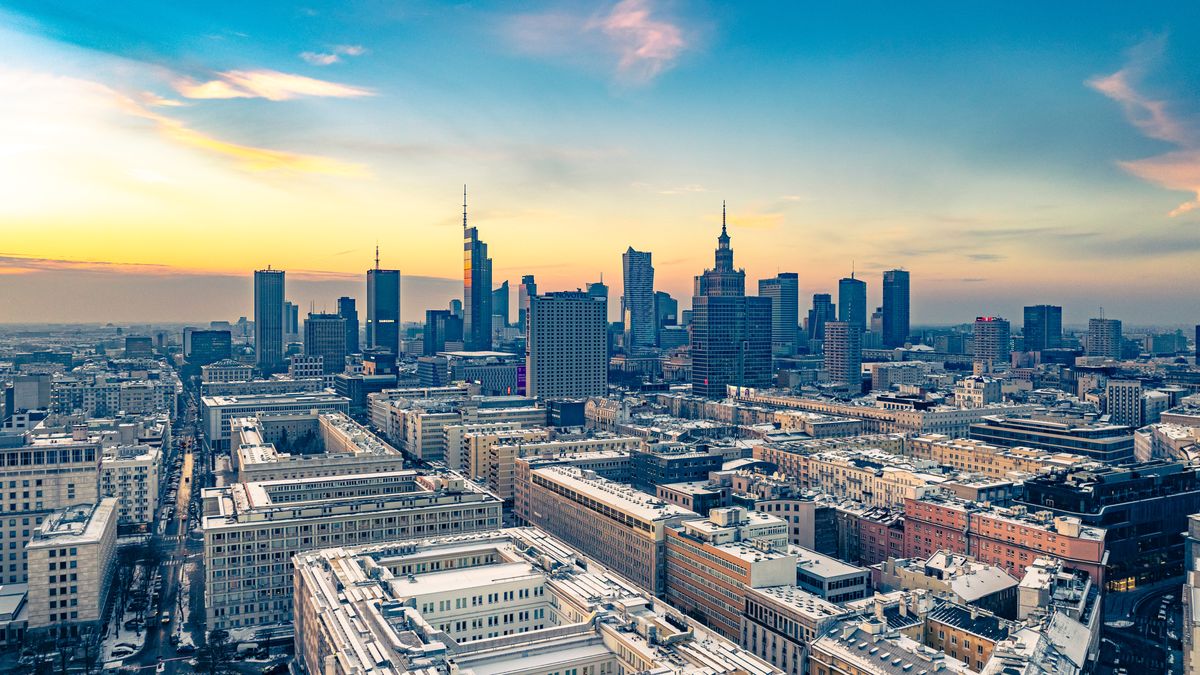 warszawa, warsaw, polska, poland, mazowsze, stolica, miasto, życie miejskie, wieżowce, biurowce, korporacja, jerozolimskie, legia, polonia, pkin, skyline, intercontinental, varso, warsaw spire, warsaw hub, wasraw unit, generation park, mennica legacy tower, skysawa, skyliner, cosmopolitan, stare miasto, starówka, zamek królewski, plac zamkowy, kolumna zygmunta, wilanów, mokotów, żoliborz, bielany, ogród saski, chopin, tamka, bulwary, centrum nauki kopernik