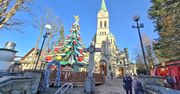 Zakopane: Karuzela-choinka przed kościołem na Krupówkach była niezgodna z prawem