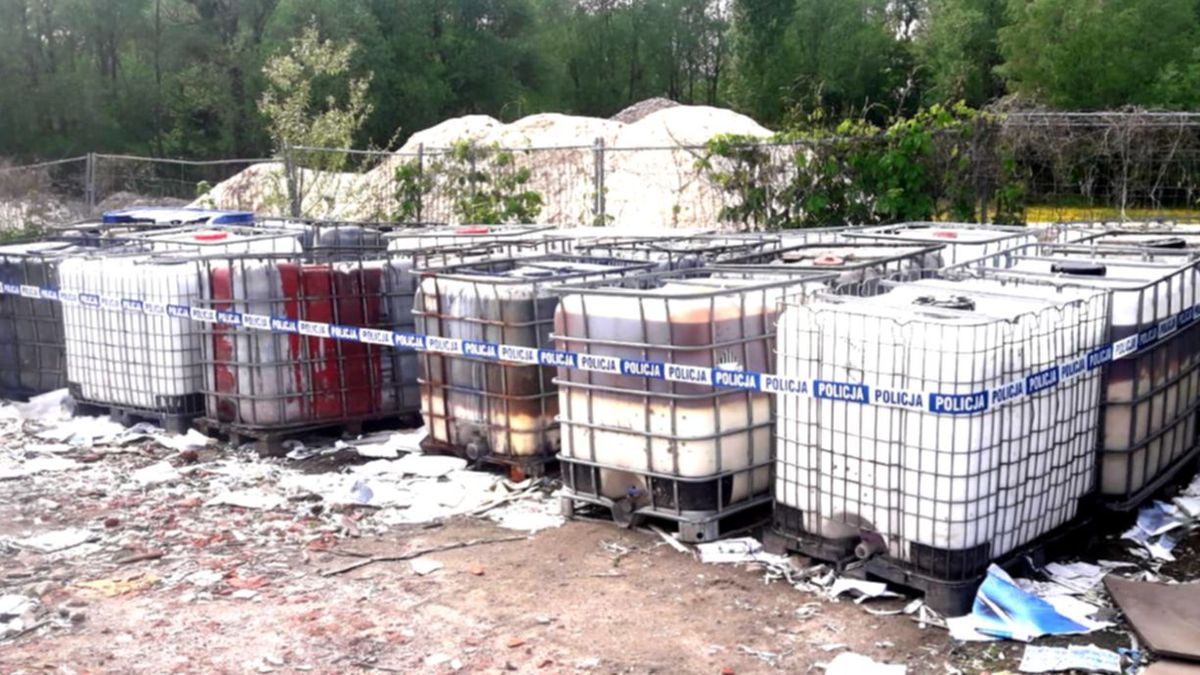 Nielegalne składowisko odpadów chemicznych w woj. mazowieckim