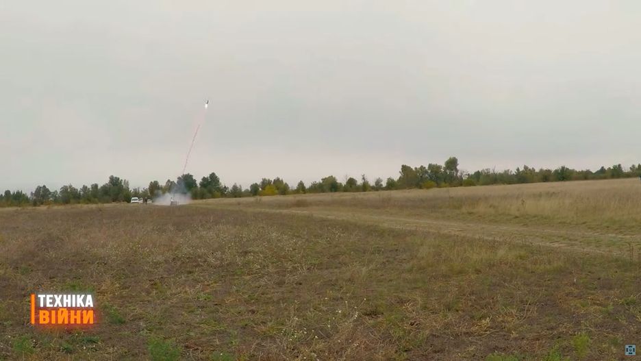 Robot Sirko-S1 podczas testów użycia ładunków wydłużonych.