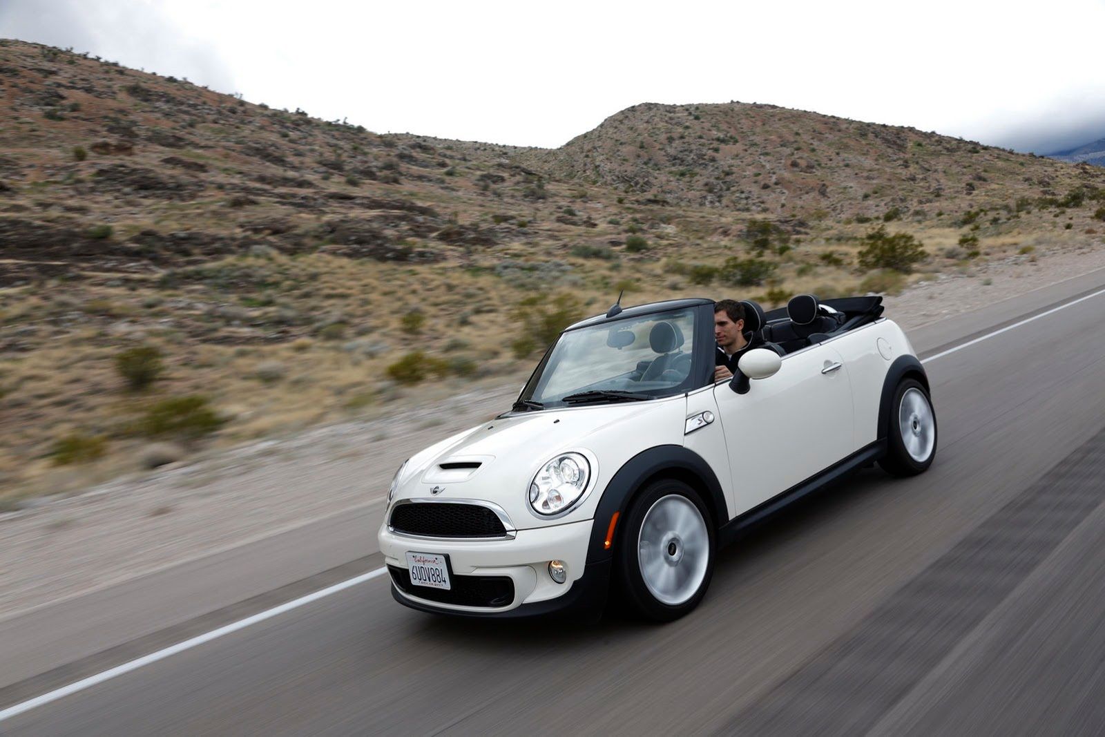 Galeria Mini jako celebracja sprzedaży półmilionowego egzemplarza w USA 253