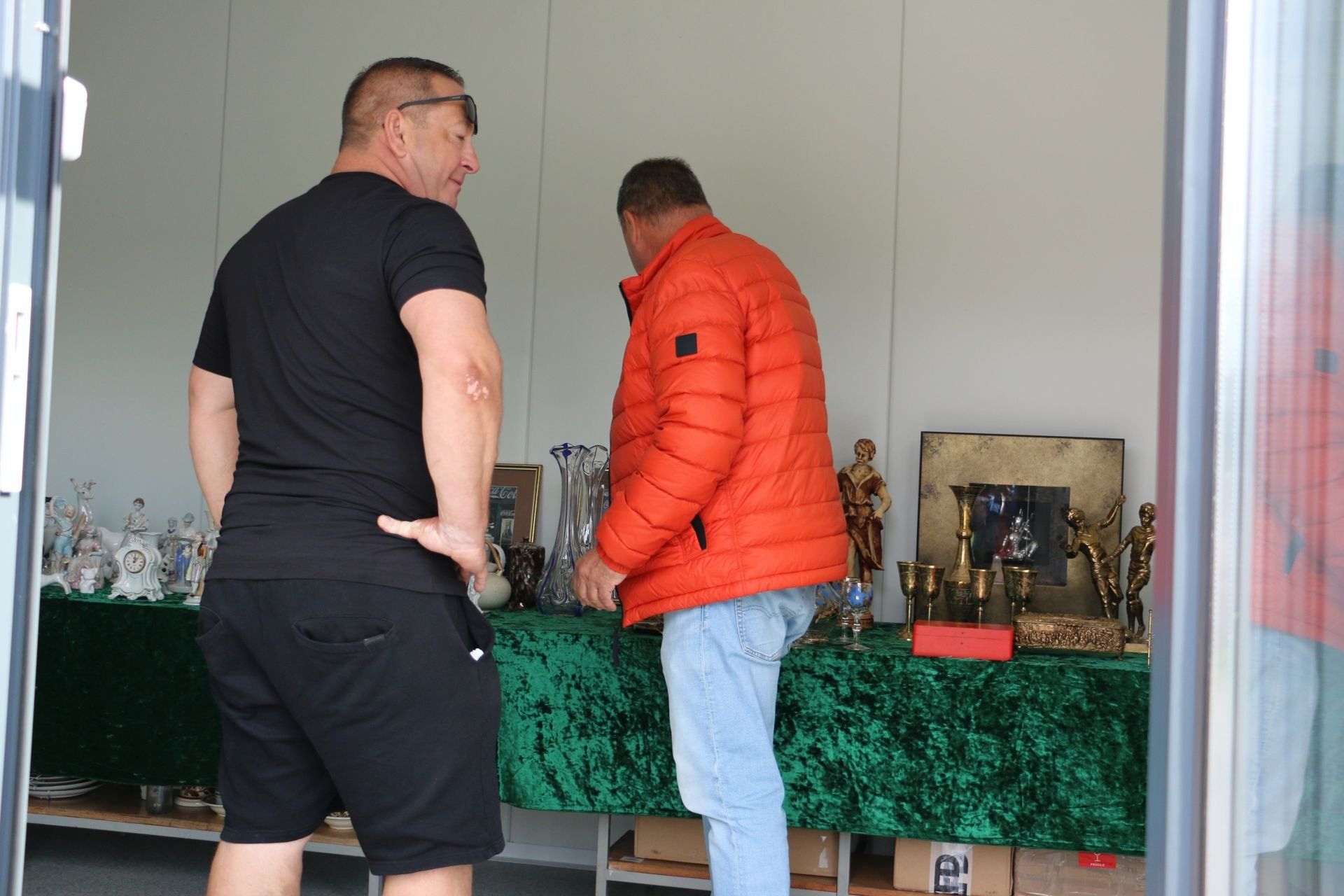 Targ staroci w Stawkach. Ceramika, antyki, militaria, monety