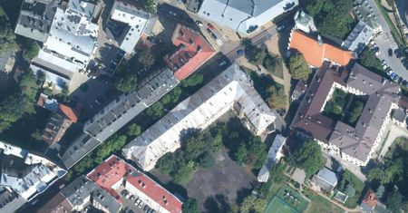 Mieszkania w dawnym budynku Wydziału Pedagogiki UMCS? Obok może powstać nowy apartamentowiec z podziemnym garażem