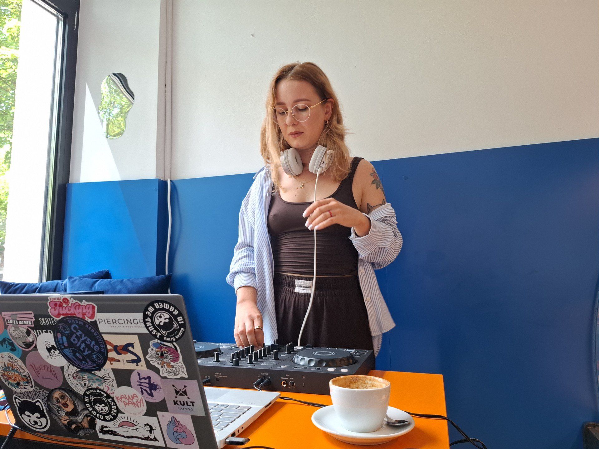 Śniadaniowy rave Kiki Frequencies