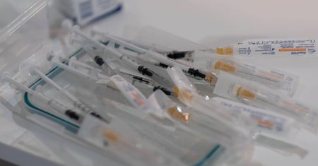 Szczepienia olimpijczyków na COVID-19? Jarosław Sellin zdradza nowe informacje