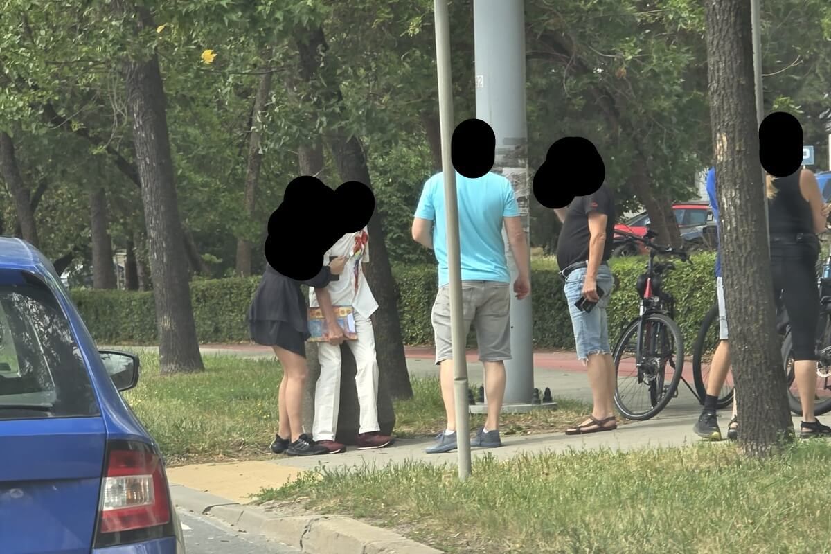 Kierująca audi potrąciła mężczyznę na przejściu dla pieszych na al. Andersa