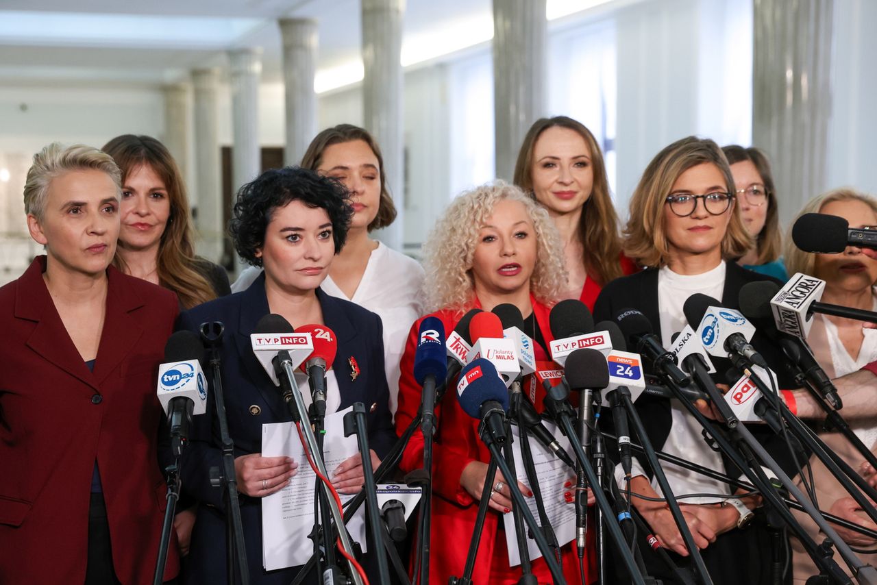 Projekty Lewicy ws. aborcji. Co z referendum Polski 2050?
