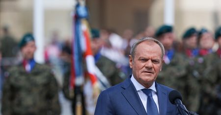 Nowe ogrodzenie rządowej willi z drutem kolczastym. Kosztowało fortunę