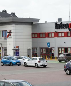 Zakaz handlu został zaostrzony, a sklepy już go obchodzą. Będą kontrole inspekcji pracy