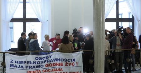 Wznawiają protest niepełnosprawnych w Sejmie