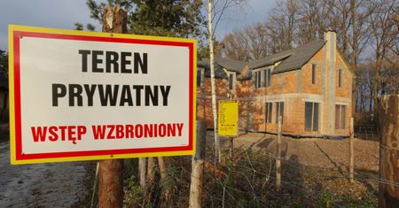 Właściciele działek odetchną? Rząd daje im więcej czasu. Zmiana w kluczowej reformie