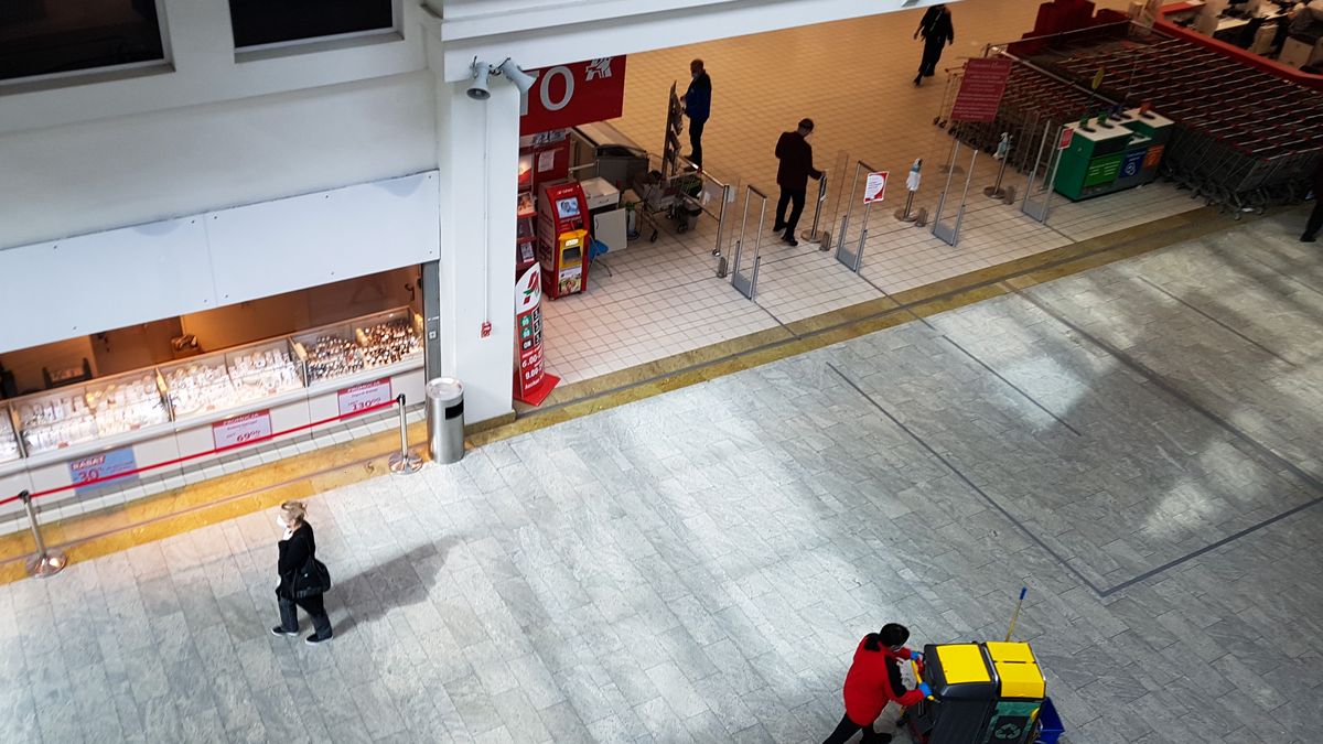 Stracił przez pandemię. Zdaniem sądu to za mało, by zmniejszyć czynsz (Photo by Beata Zawrzel/NurPhoto via Getty Images)