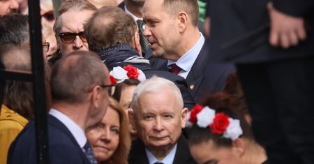 Na marszu w tysiąclecie koronacji Chrobrego PiS nie wyglądał jak partia idąca po koronę [OPINIA]