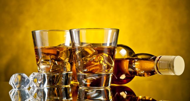 Dwie szklanki whisky