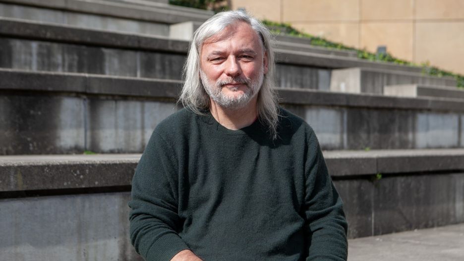 Na zdjęciu profesor Łukasz Łuczaj.