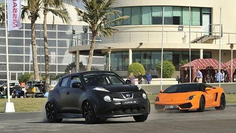 Lamborghini Gallardo LP560-4 w pogoni za Nissanem Juke R