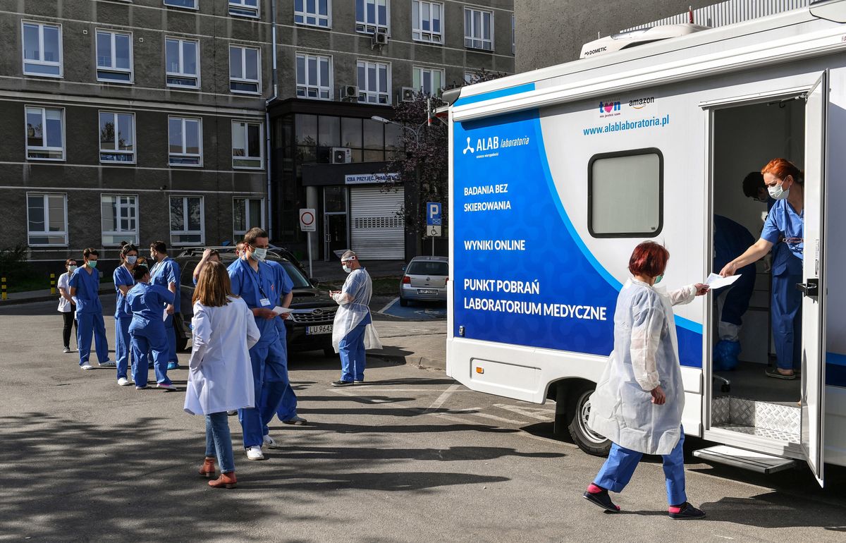 Koronawirus w Polsce. Ministerstwo Zdrowia: są kolejne przypadki zakażenia i ofiary