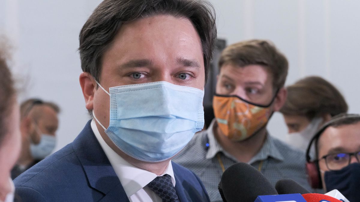 Warszawa, 08.07.2021. Prof. Marcin Wiącek podczas konferencji prasowej w Sejmie w Warszawie, 8 bm. Sejm powołał prof. Marcina Wiącka na Rzecznika Praw Obywatelskich. Aby mógł on objąć tę funkcję, zgodę musi jeszcze wyrazić Senat. (mr) PAP/Mateusz Marek