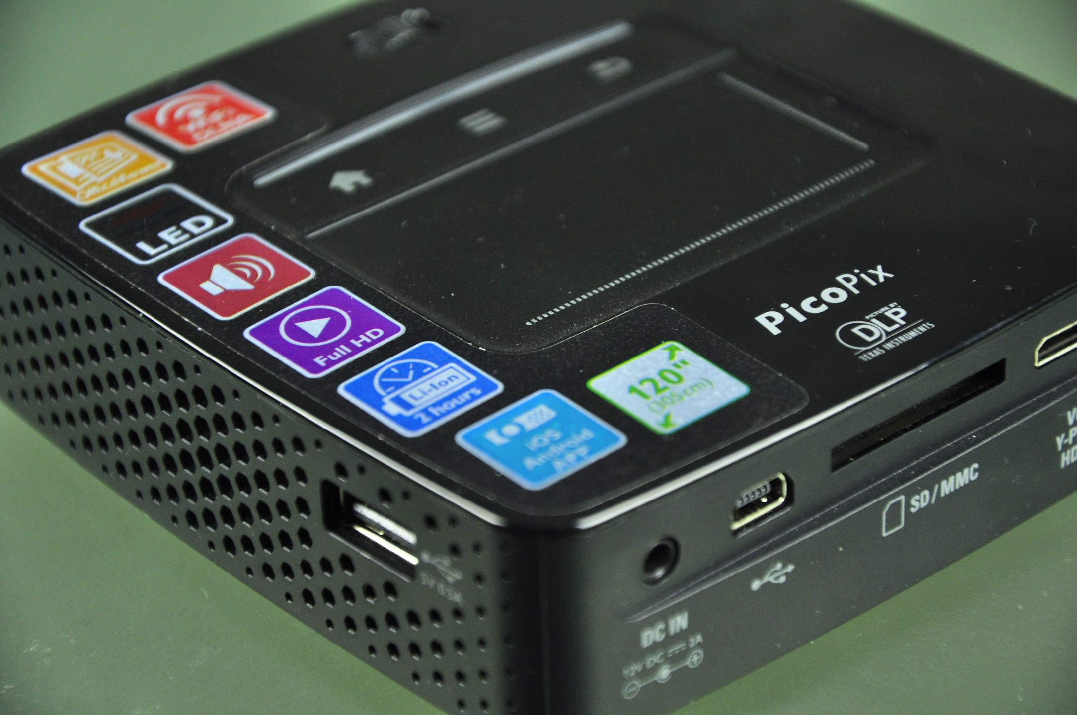 10 nocy z pikoprojektorem Philips PicoPix 3614 [recenzja] 3
