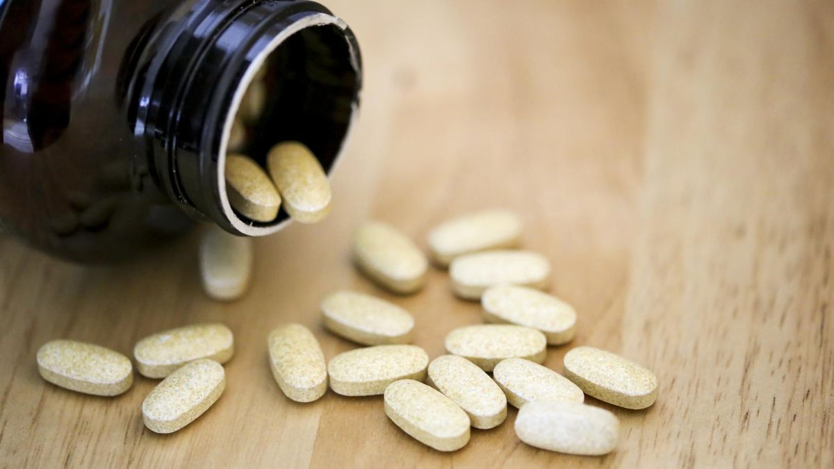 Suplementy, które mogą szkodzić. Lepiej nie przekraczać zalecanych dawek