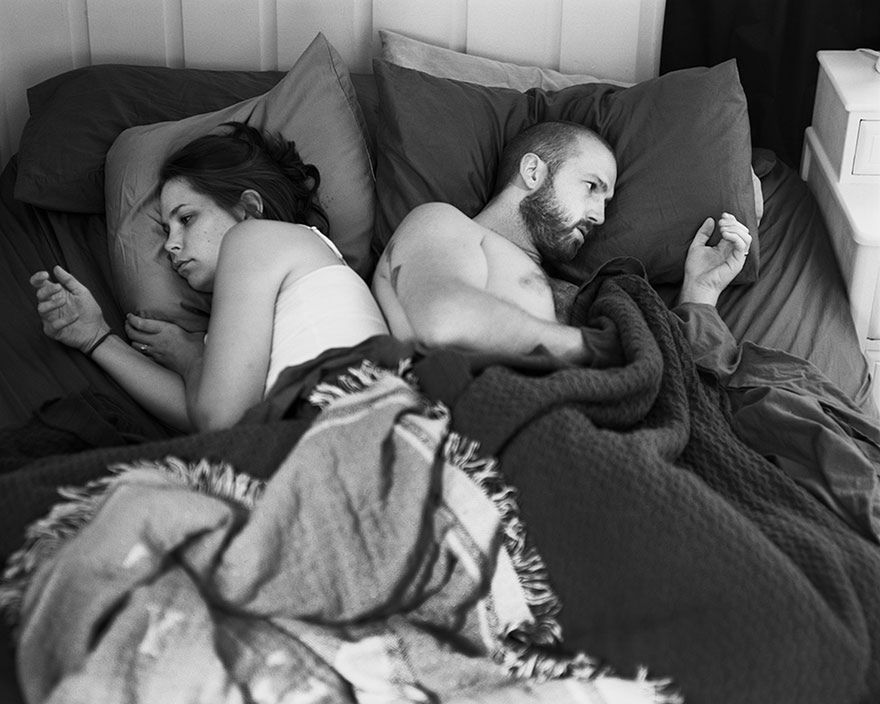 Fotograf usunął telefony ze zdjęć, aby pokazać, jak bardzo jesteśmy od nich uzależnieni 1