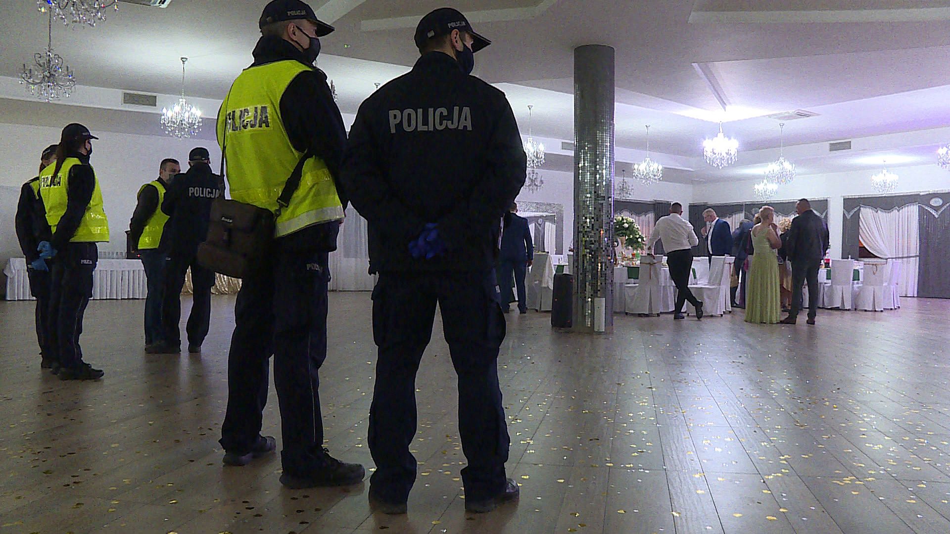 Tak wyglądał głośny wjazd policji na wesele. Mamy zdjęcia