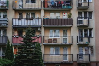 Głęboki problem polskiej mieszkaniówki. "Wydawanie 30 proc. to naprawdę dużo" [OPINIA]