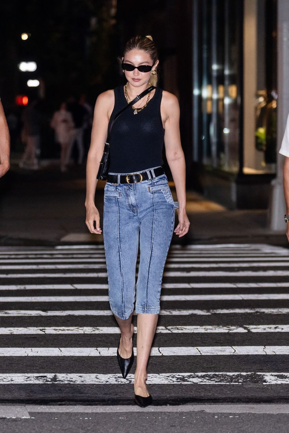 Gigi Hadid przechadza się po Nowym Jorku w rybaczkach 