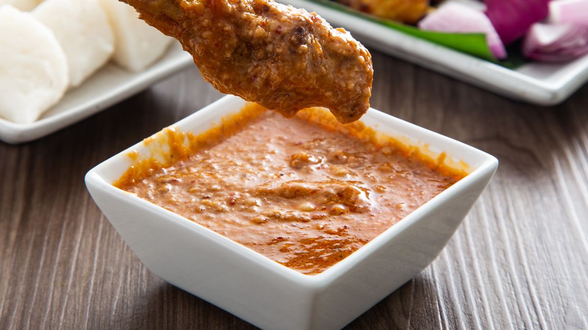 Sos satay to oryginalny i intensywny w smaku dodatek do kurczaka