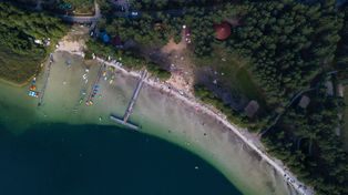 Jezioro wysycha w zastraszającym tempie. Plaża poszerzyła się o 15 m