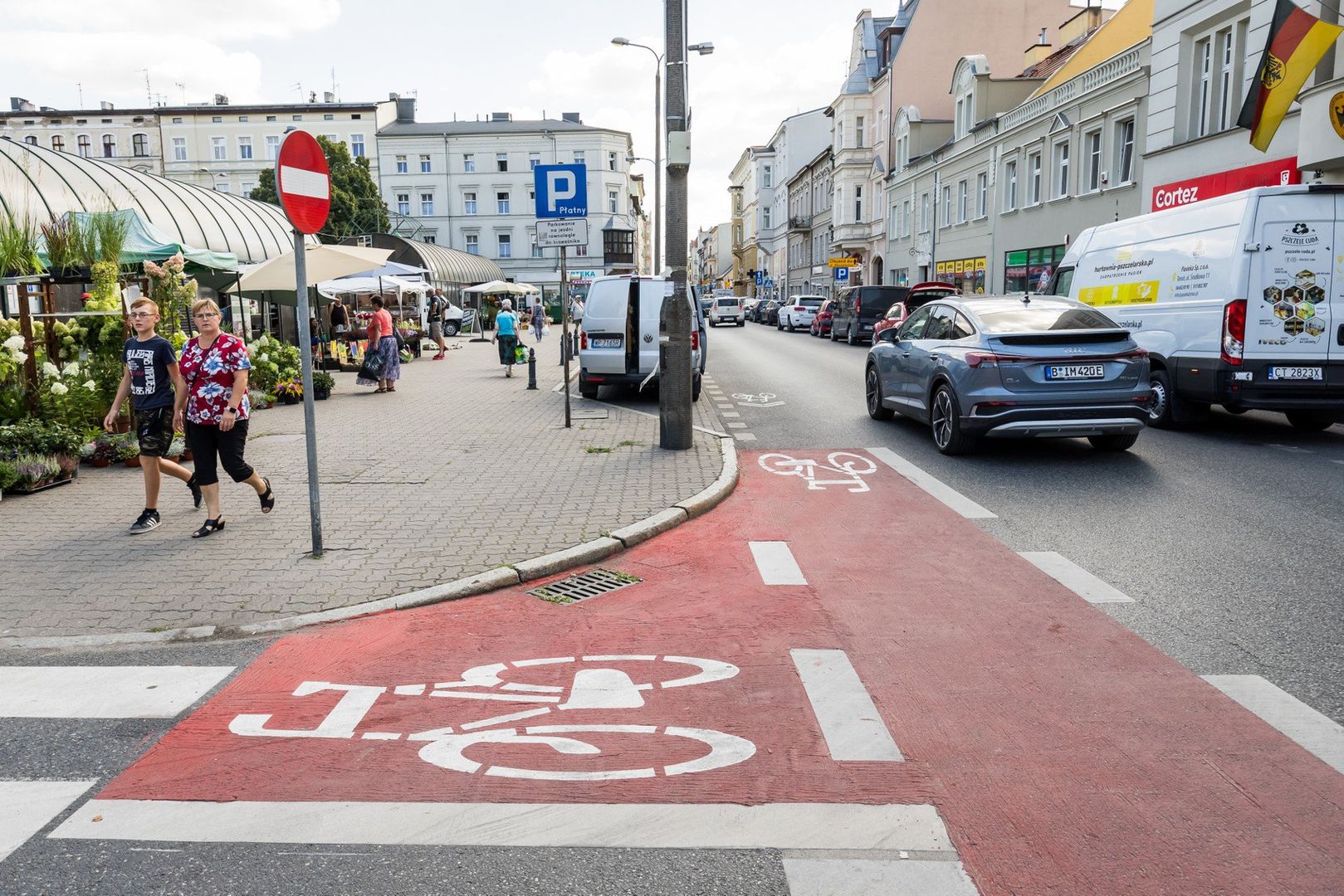 Śródmieście Bydgoszczy oraz dzielnica Fordon, szczególnie w rejonie ulic Twardzickiego i Piwnika-Ponurego, są miejscami częstych zgłoszeń dotyczących spożywania alkoholu w miejscach publicznych i zażywania narkotyków. Bydgoszcz odnotowuje wskaźnik przestępczości na poziomie 14,3 przestępstw na 1000 mieszkańców.