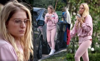 Szczupła Meghan Trainor pędzi do domu w różowym wdzianku. Kilka dni temu surogatka urodziła jej trzecią pociechę (ZDJĘCIA)