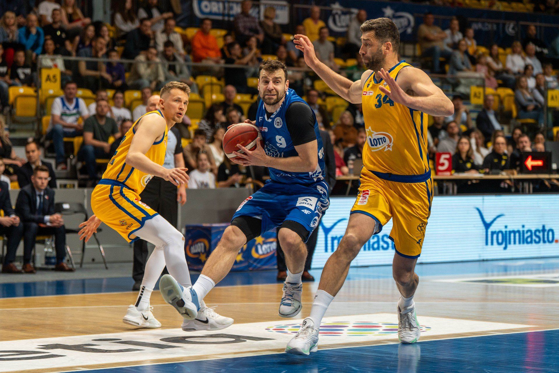 Daniel Szymkiewicz, Kamil Łączyński i Adam Hrycaniuk będą w sezonie 2025/2026 grać w AMW Arce Gdynia