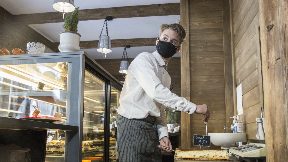 Od 15 maja będą mogły wznowić działania restauracje. Na razie tylko w ogródkach. Pełne otwarcie, choć w reżimie sanitarnym będzie możliwe dopiero z końcem maja.