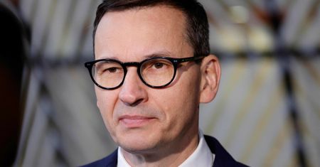Starcie ekonomistów ws. finansów Polski. "Alkoholicy budżetowi, co chleją pół litra"