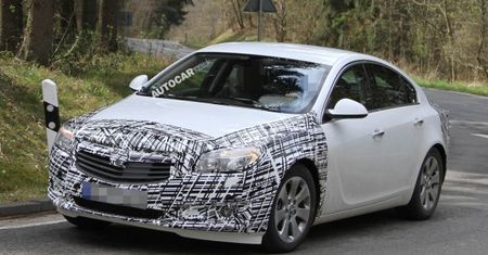 Opel Insignia po liftingu znów przyłapany - co testują niemieccy inżynierowie?