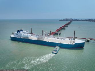 Tajemnicze firmy skupują stare statki. Eksperci: to nowa "flota cieni"