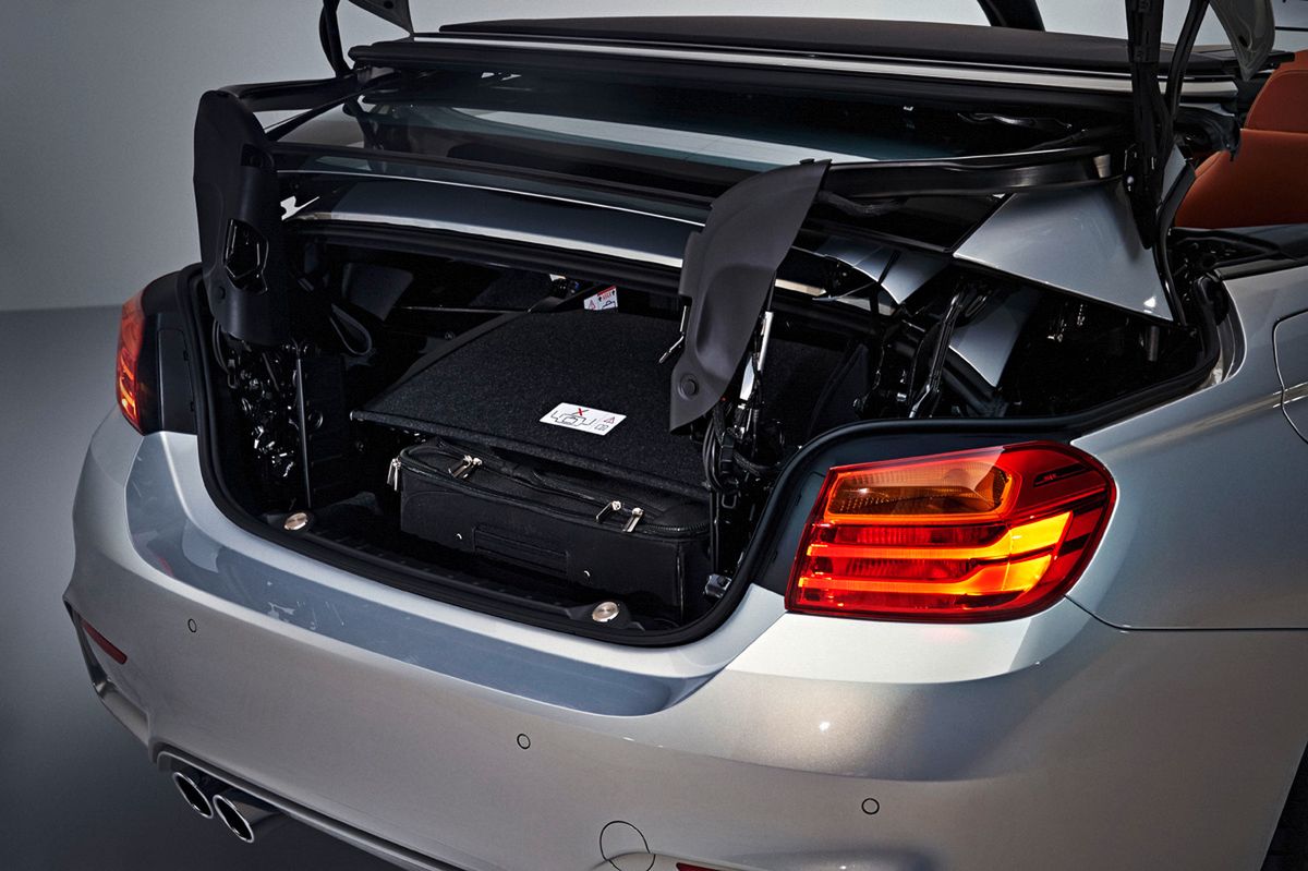 Ogromna galeria zdjęć z kabrioletem BMW M4 228