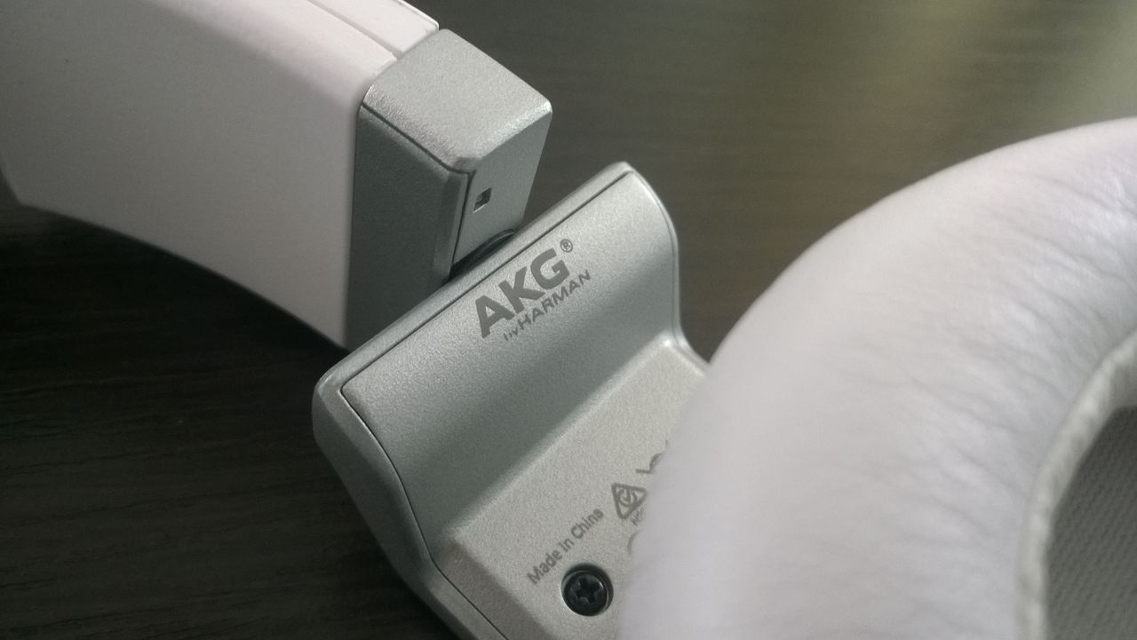 AKG K845BT