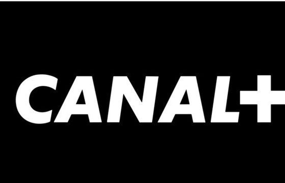 Canal+ z prawami do ekranizacji „Żmijowiska” Wojciecha Chmielarza