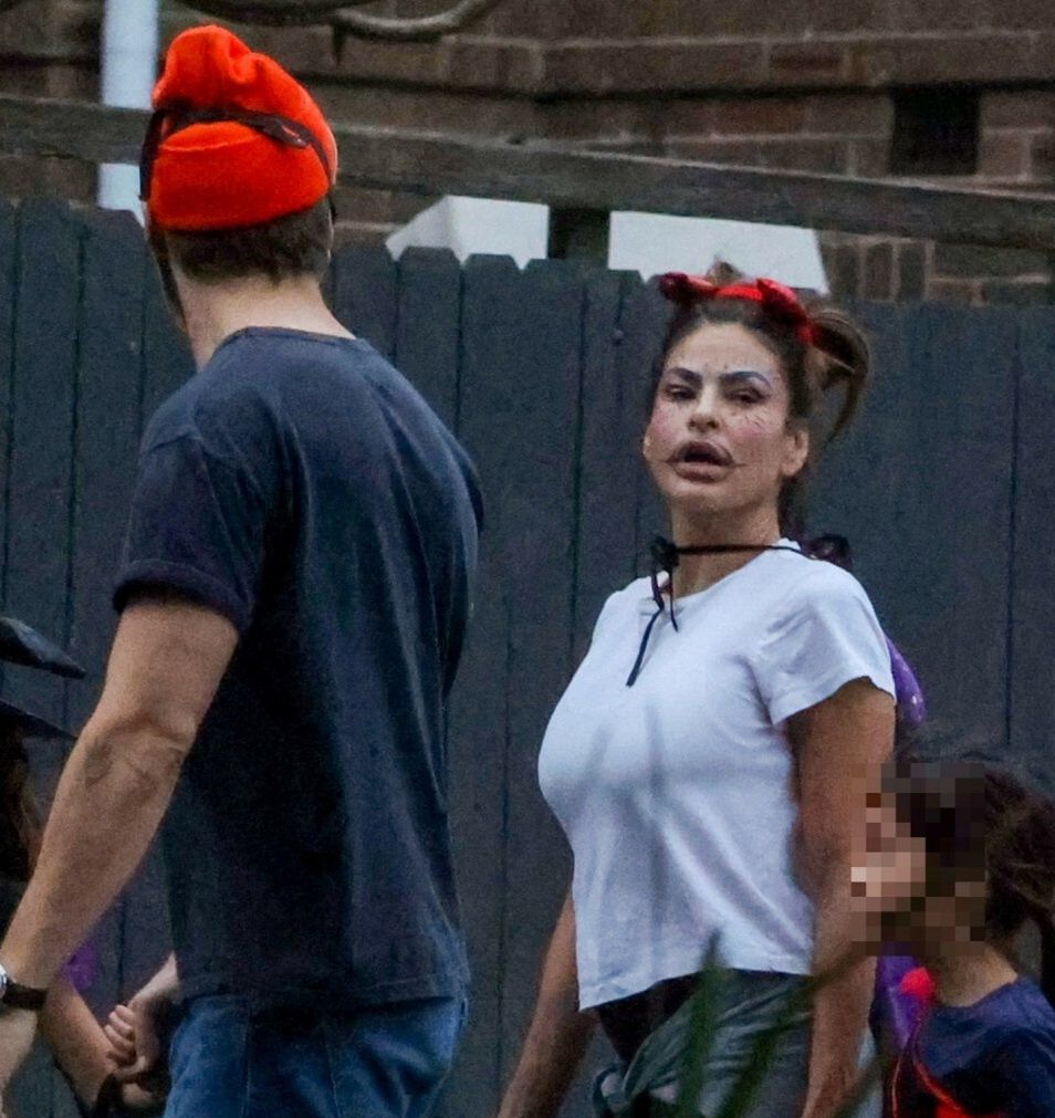 Ryan Gosling i Eva Mendes polują z dziećmi na cukierki