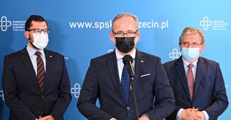 Trzecia dawka szczepionki przeciwko COVID-19. Jednoznaczna rekomendacja Rady Medycznej
