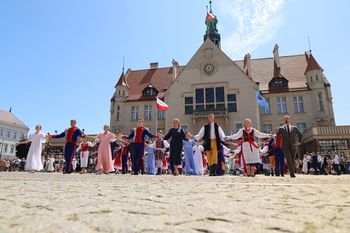 610-lecie Krotoszyna. Niedzielny polonez na krotoszyńskim Rynku