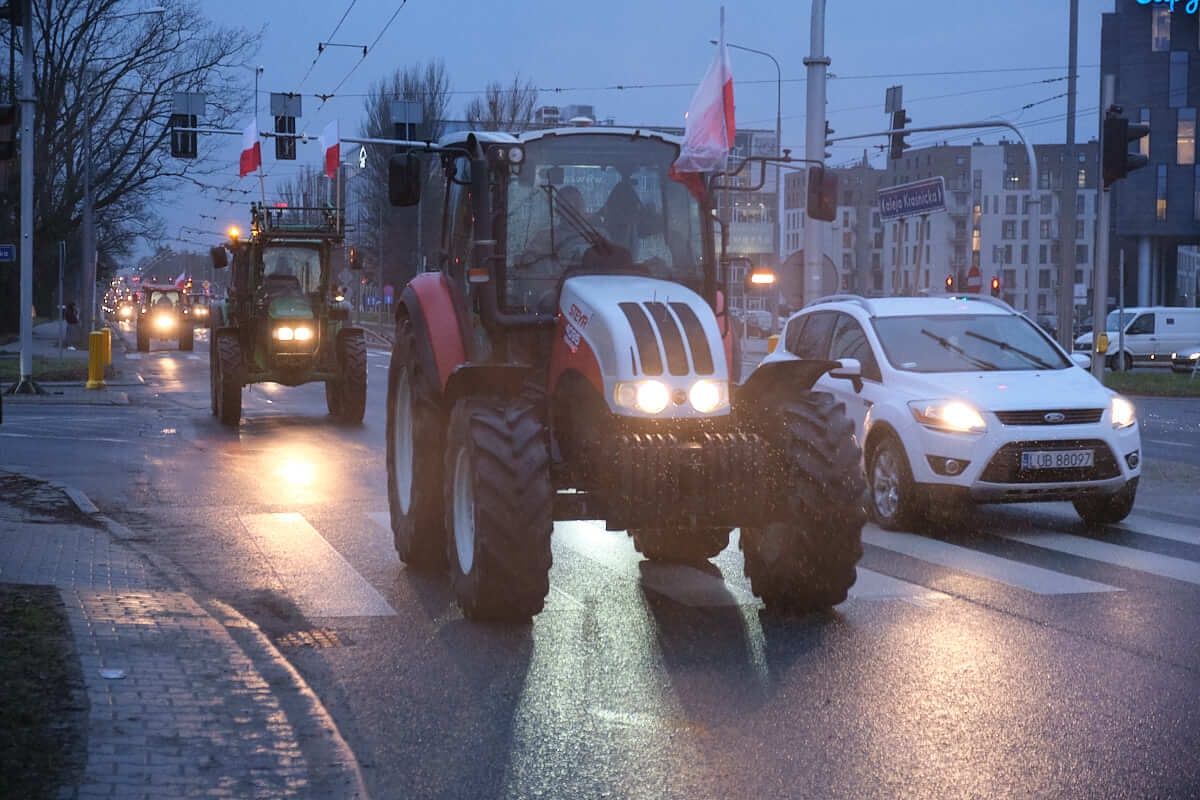 Spontaniczny przejazd rolników do centrum Lublina