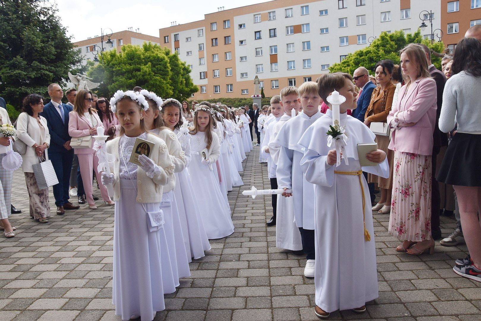 O godzinie 11 do komunii przystąpiły dzieci z SP 14
