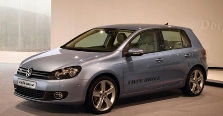 Volkswagen stawia na hybrydy